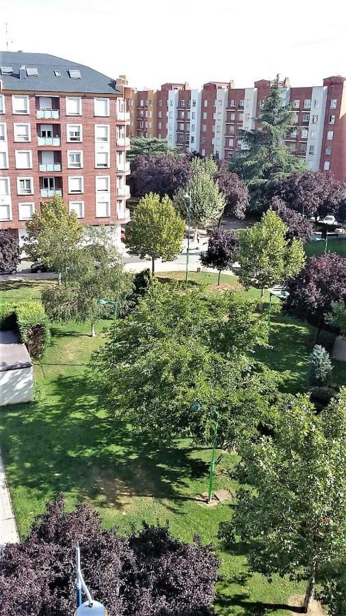Apartament Housingleon - Conde Duplex Con Garaje Gratuito Zewnętrze zdjęcie