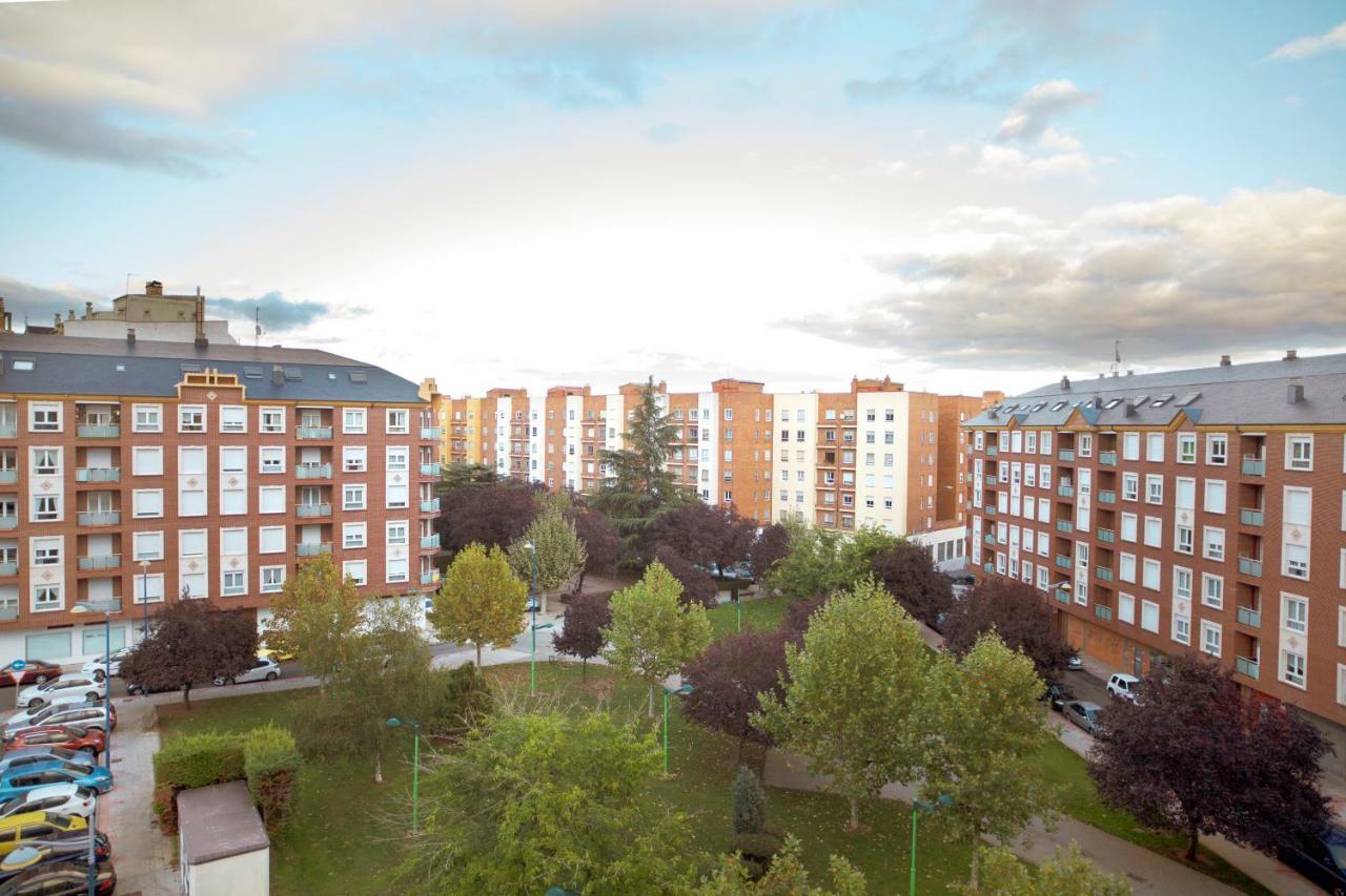 Apartament Housingleon - Conde Duplex Con Garaje Gratuito Zewnętrze zdjęcie